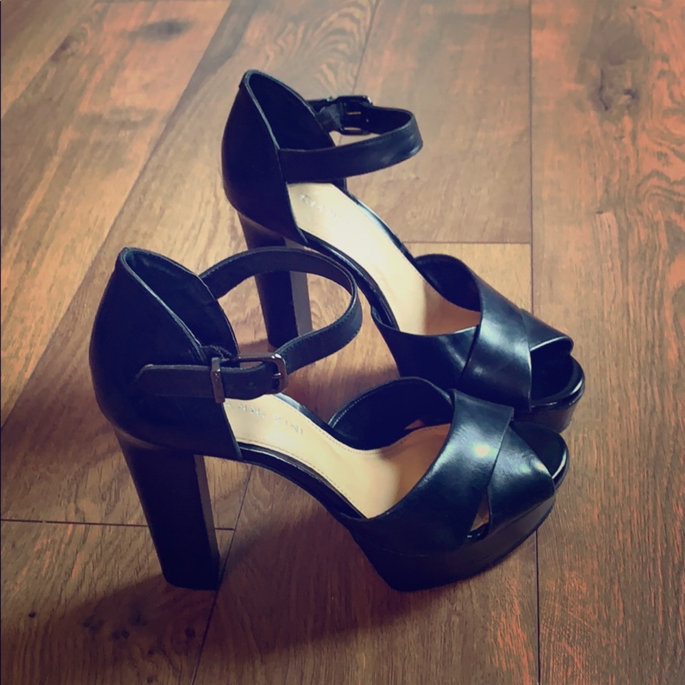 2/$30 Gianni Bini black leather sandals